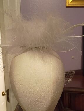 Unbranded White Feather & Veil Fascinator Headpiece